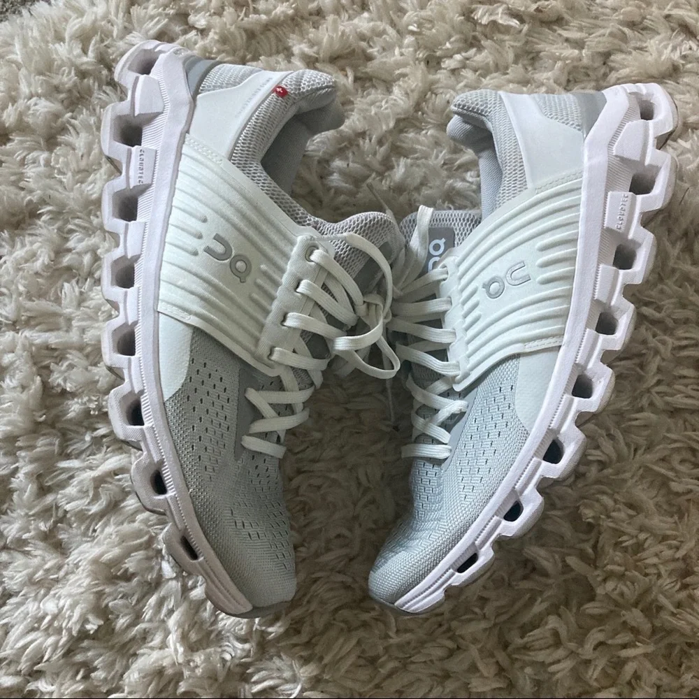 ON RUNNING WOMEN`S CLOUDSWIFT 2.0 RUNNING SHOES - GLACIER/WHITE Sz 10.5 - Picture 3 of 7